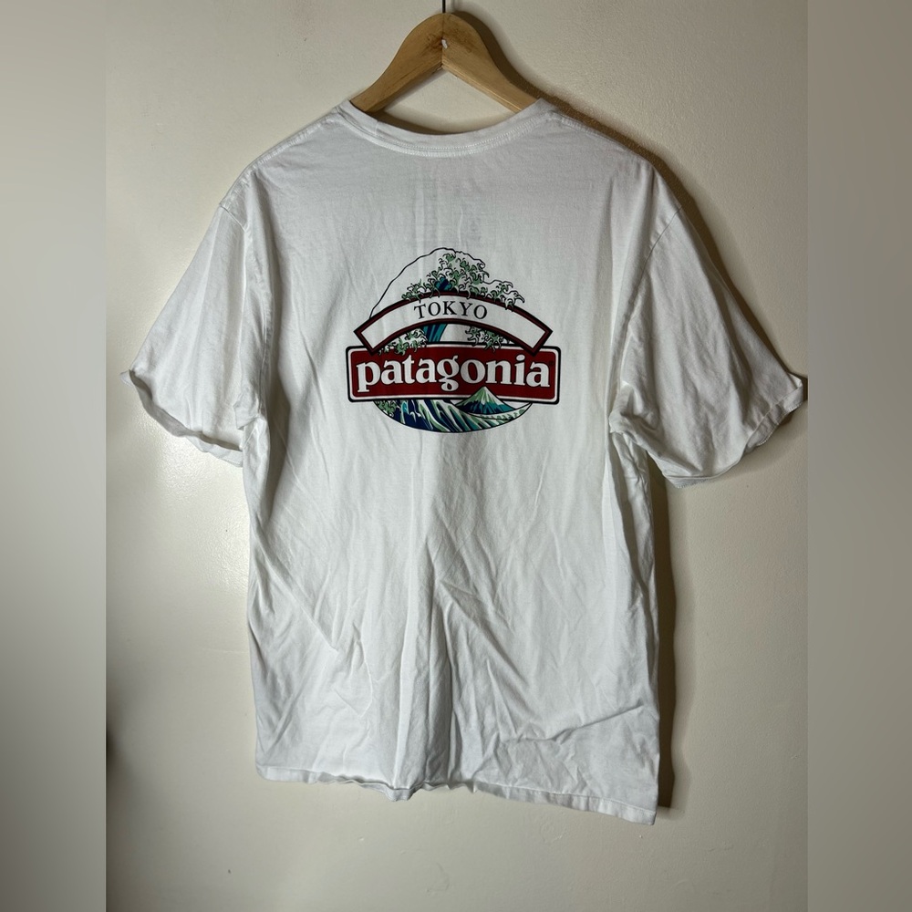 Patagonia Tokyo Hokusai wave logo t shirt
